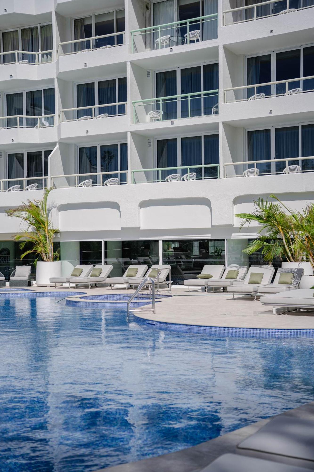 Novotel Sydney Brighton Beach Екстериор снимка