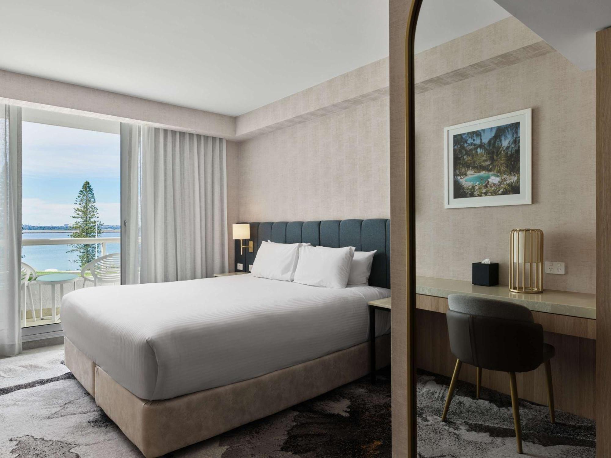 Novotel Sydney Brighton Beach Екстериор снимка